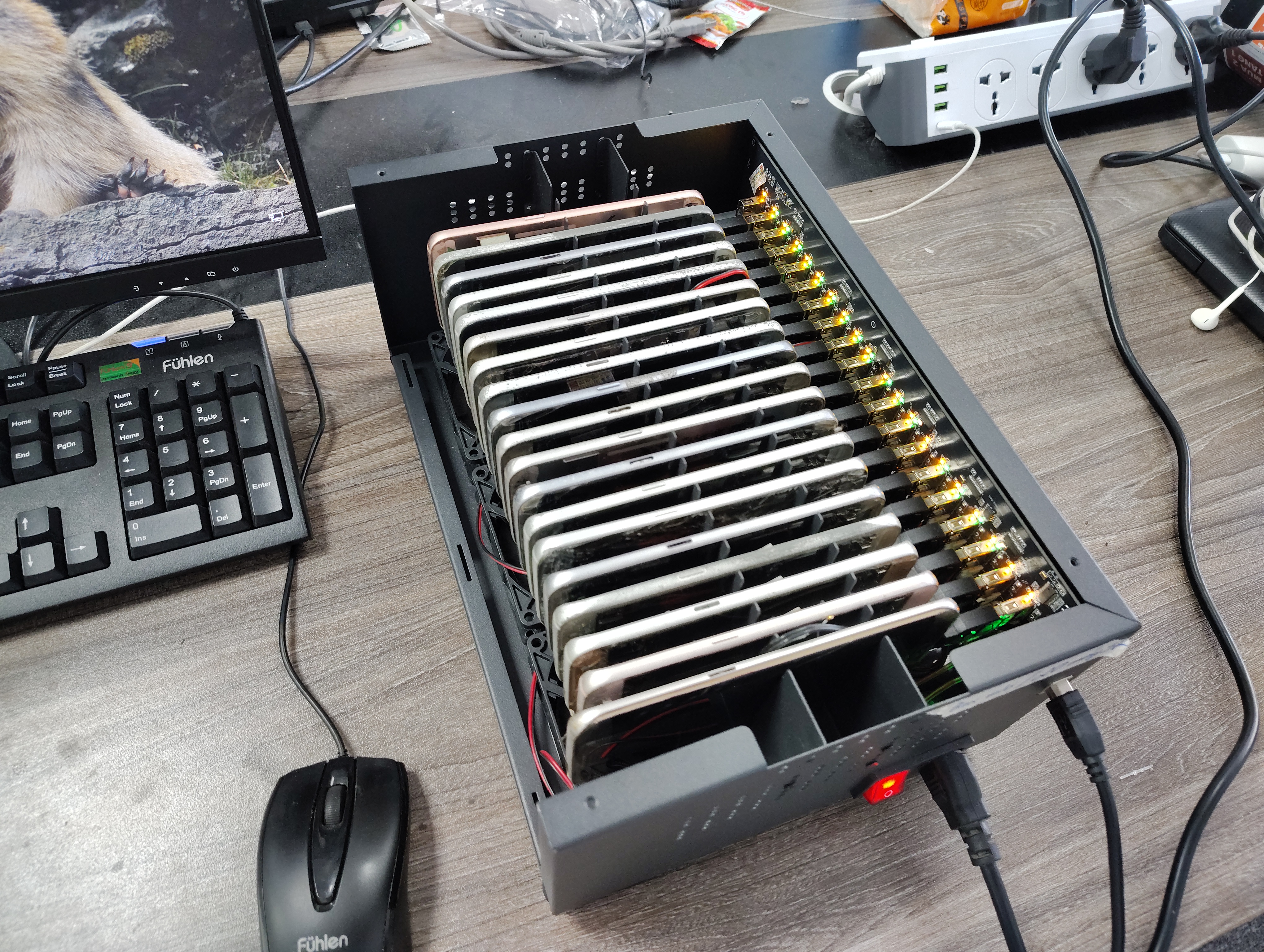 Box Phone Farm Không Sạc Hoặc Sạc Chậm: Nguyên Nhân & Cách Khắc Phục
